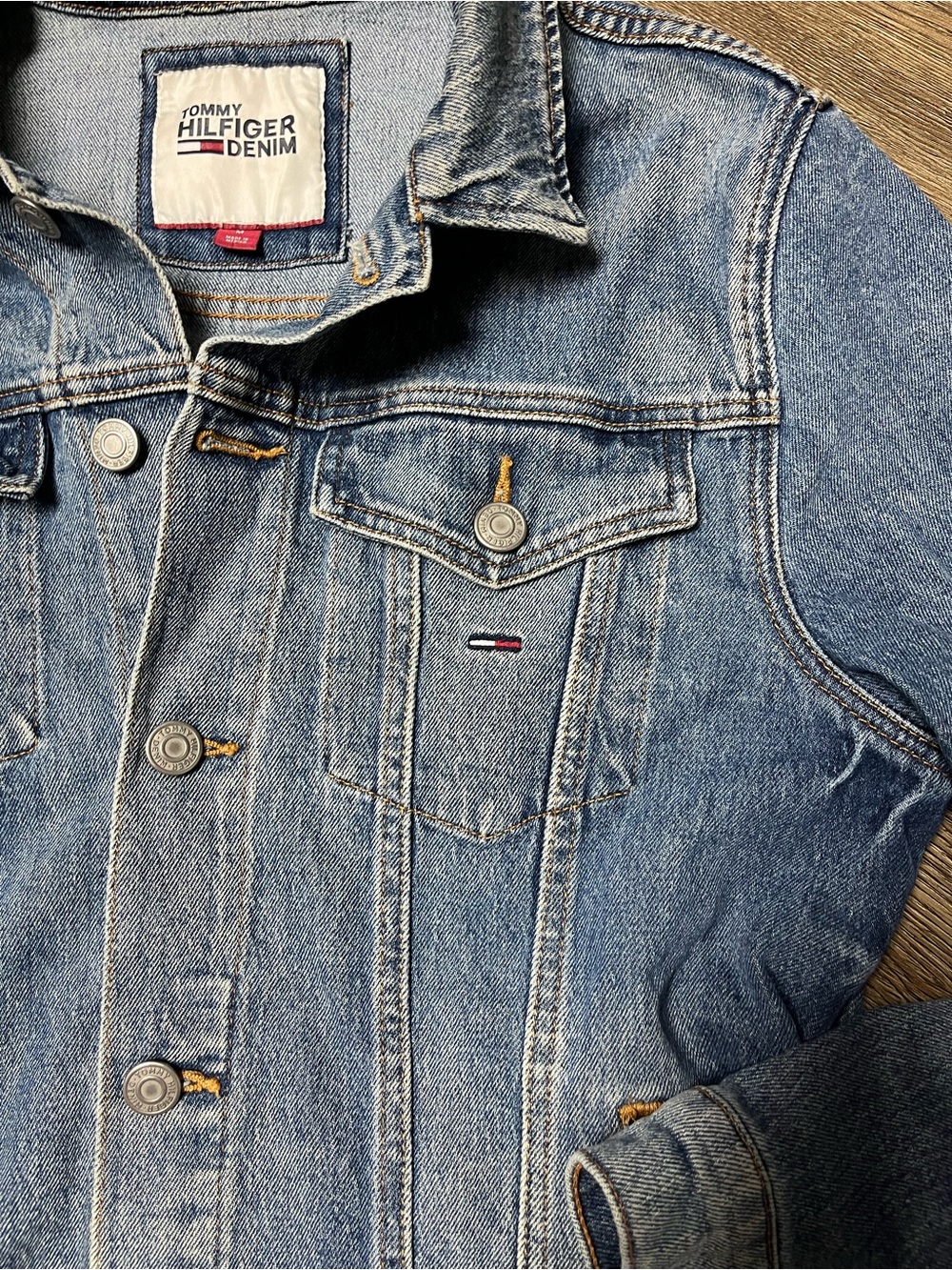 Tommy Hilfiger women’s size medium Blue Denim Jacket - Picture 4 of 6